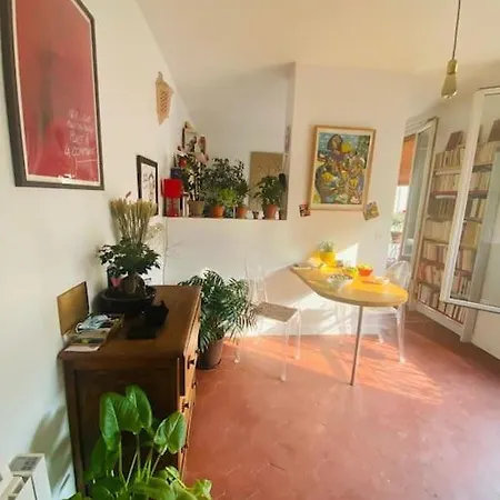 Appt Lumineux Avec Jolie Deco A *